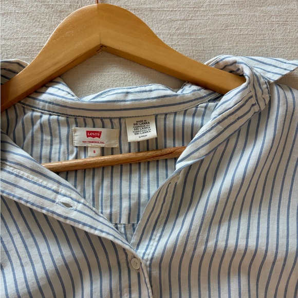 Levi’s | Button-Up Blouse - Picture 4 of 4